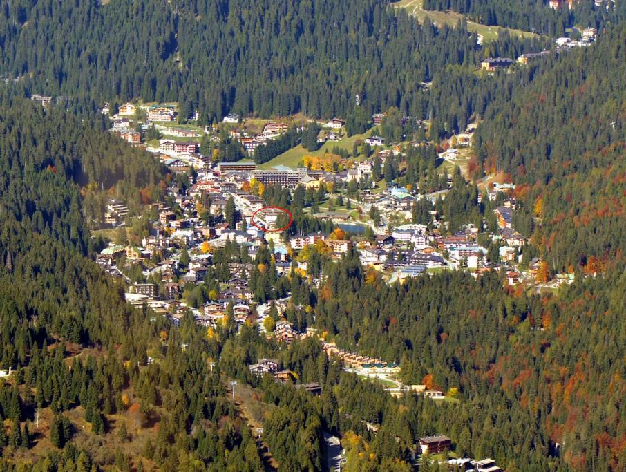 Bilocale Centro Paese Con Posto Auto Apartment Madonna di Campiglio Exterior photo