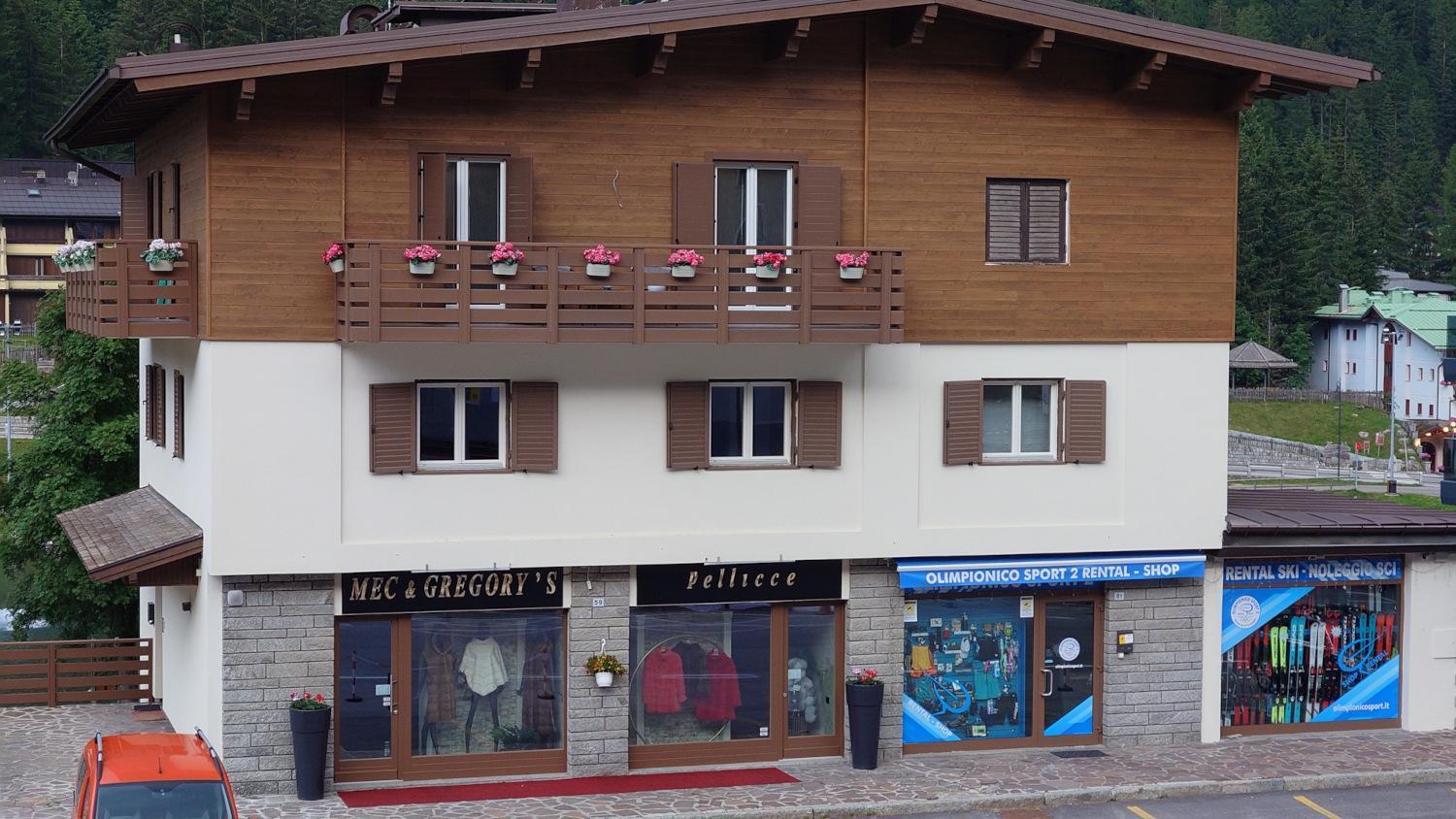 Bilocale Centro Paese Con Posto Auto Apartment Madonna di Campiglio Exterior photo